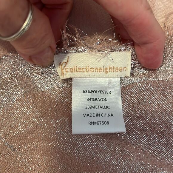 Elegant Sheer Pink Shawl with silver metallic trim 41”x76” EUC - Picture 4 of 8